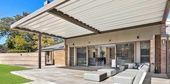 Pérgola Retráctil de Aluminio con Pendiente Pérgola Retráctil de Aluminio con Pendiente