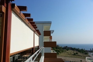 Toldo Vertical con Guías